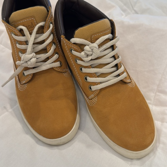 Timberland ankle sneakers size 8. Excellent condition worn once. - Picture 2 of 7